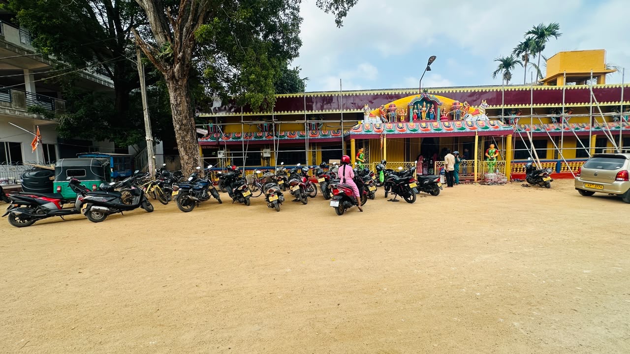 Manjavanapathi Murugan Temple Moral School conducts Pannisai and Neethi Book Mind Competition Day 1